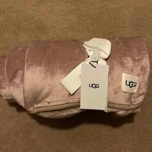 Relist UGG Pink Duffield Throw II